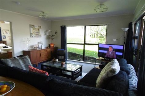 Photo of property in 1 Walnut Lane, Browns Bay, Auckland, 0630