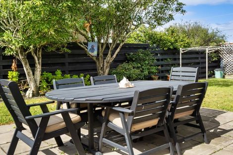 Photo of property in 10 Golf Road, Mount Maunganui, 3116