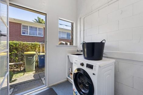 Photo of property in 1/153 Shakespeare Road, Milford, Auckland, 0620