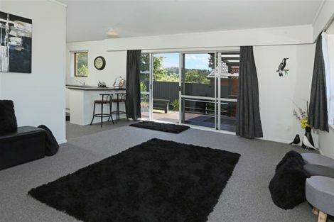 Photo of property in 2/201 Henderson Valley Road, Henderson, Auckland, 0612