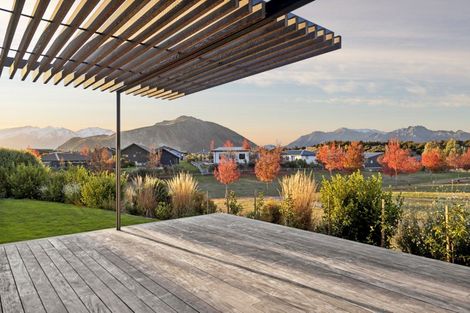 Photo of property in 5 Diamond Lane, Wanaka, 9305