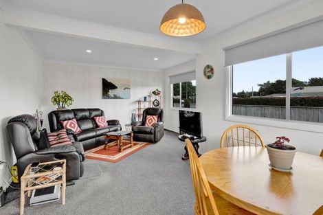 Photo of property in 320 South Road, Hawera, 4610