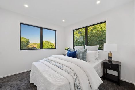 Photo of property in 29 Mirrabooka Avenue, Botany Downs, Auckland, 2010