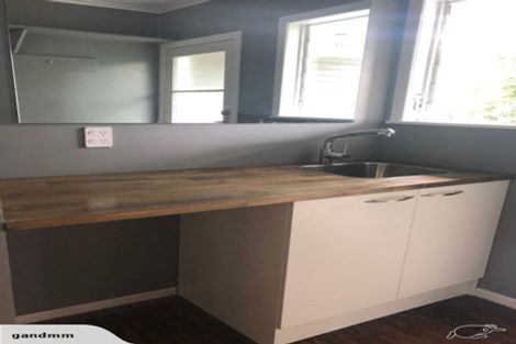 Photo of property in 90 Gloria Avenue, Te Atatu Peninsula, Auckland, 0610