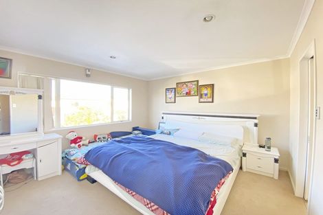 Photo of property in 13 Maypark Crescent, Flat Bush, Auckland, 2016