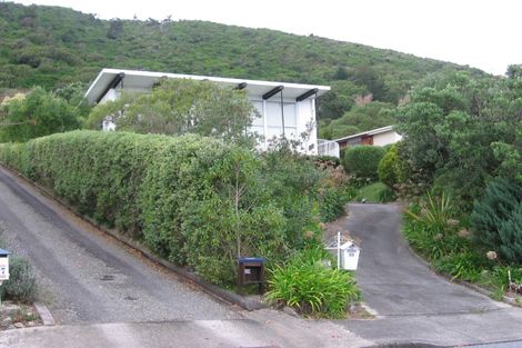 Photo of property in 35 Kakariki Grove, Waikanae, 5036