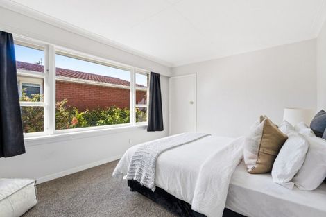Photo of property in 11 Pioneer Crescent, Helensburgh, Dunedin, 9010