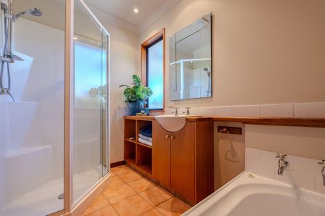 Photo of property in 24 Kings Drive, Wanaka, 9305