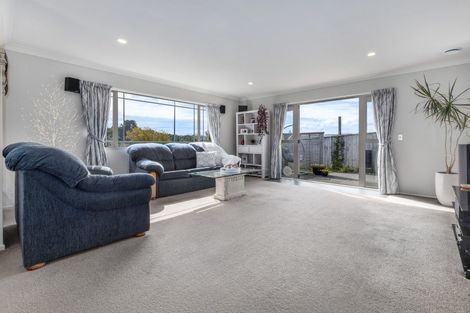 Photo of property in 31 Staithes Drive North, Whitby, Porirua, 5024