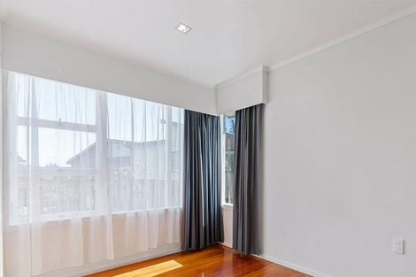 Photo of property in 83 Matipo Road, Mairangi Bay, Auckland, 0630