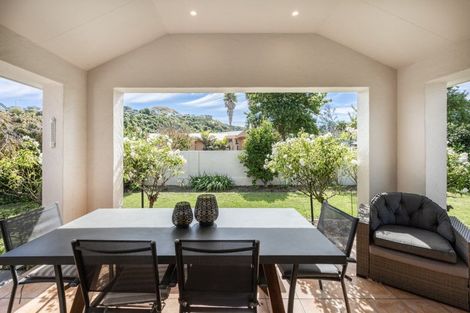 Photo of property in 21 Pukekura Place, Taradale, Napier, 4112