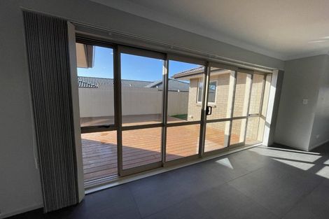 Photo of property in 35 Riverglade Parkway, Te Atatu South, Auckland, 0610