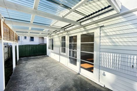 Photo of property in 11 Surrey Street, Manurewa, Auckland, 2102