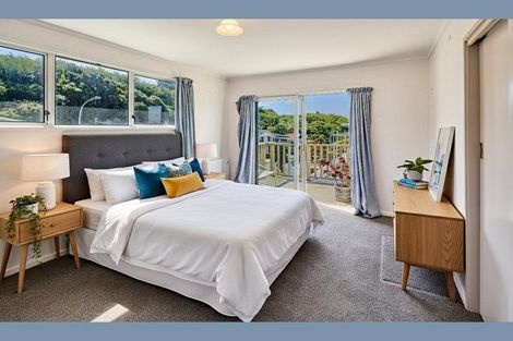 Photo of property in 17 Rembrandt Avenue, Tawa, Wellington, 5028