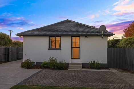 Photo of property in 185 Bowhill Road, New Brighton, Christchurch, 8083