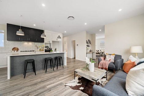 Photo of property in 10 Bine Crescent, Orewa, 0931