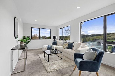 Photo of property in 2 Kanono Way, Helensville, 0800