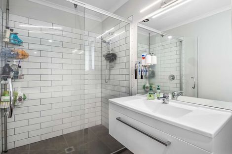 Photo of property in 13 Harry Richards Way, Pokeno, 2402