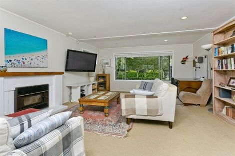 Photo of property in 528 Beach Road, Murrays Bay, Auckland, 0630