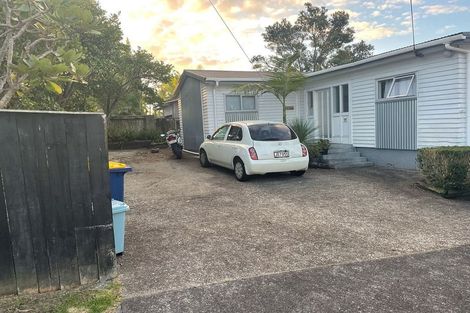 Photo of property in 2/119 Carlisle Road, Northcross, Auckland, 0632