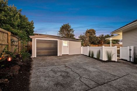 Photo of property in 7 Karamu Street, Te Atatu Peninsula, Auckland, 0610