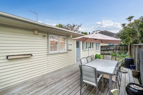 Photo of property in 2/29 Merriefield Avenue, Forrest Hill, Auckland, 0620