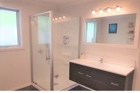 Photo of property in 17 Banks Boulevard, Whitby, Porirua, 5024