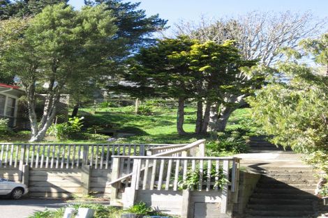 Photo of property in 186 Newlands Road, Newlands, Wellington, 6037