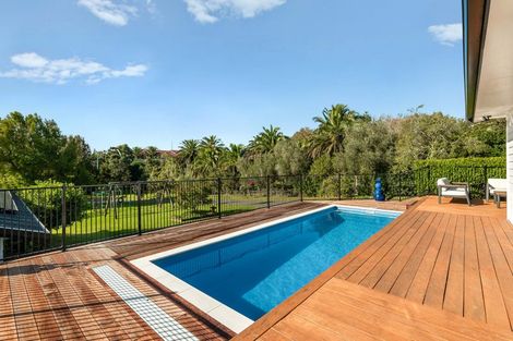Photo of property in 143 Whangaparaoa Road, Red Beach, 0932