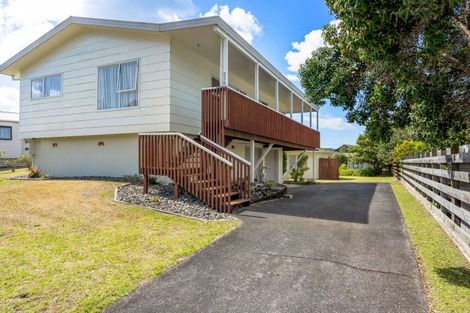 Photo of property in 216 Patuwai Drive, Whangamata, 3620