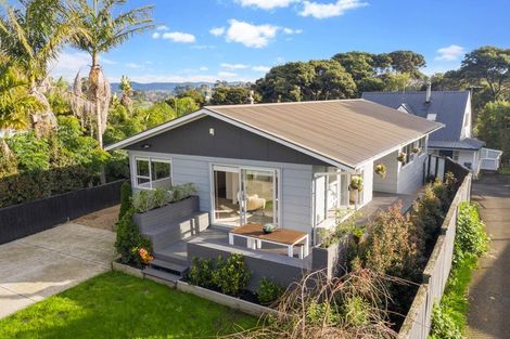 Photo of property in 17 Taioma Crescent, Te Atatu Peninsula, Auckland, 0610