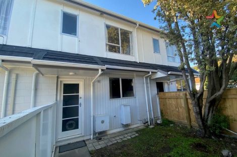 Photo of property in 4c Flock Grove, Fairfield, Lower Hutt, 5011