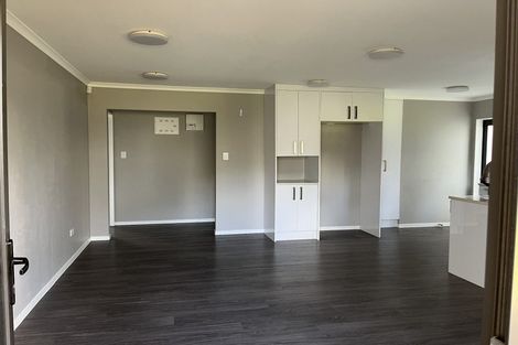 Photo of property in 5 Korihi Drive, Swanson, Auckland, 0614