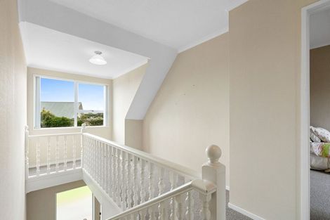 Photo of property in 16 Ryder Crescent, Levin, 5510