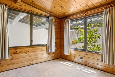 Photo of property in 23 Ewing Grove, Acacia Bay, Taupo, 3330