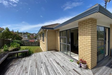Photo of property in 42 Manutara Avenue, Forrest Hill, Auckland, 0620