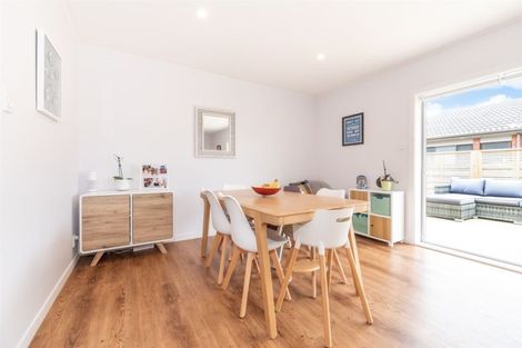 Photo of property in 2/137 Shakespeare Road, Milford, Auckland, 0620