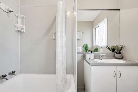 Photo of property in 37b Aquarius Drive, Kawaha Point, Rotorua, 3010