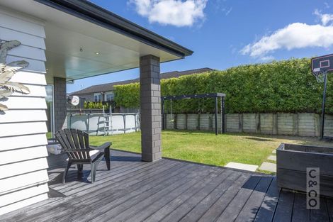 Photo of property in 77a Pohutukawa Parade, Riverhead, 0820