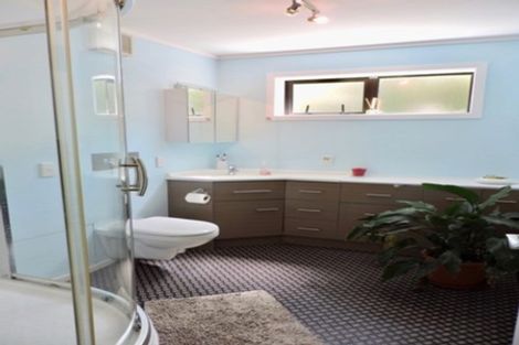 Photo of property in 86 Larsen Crescent, Tawa, Wellington, 5028