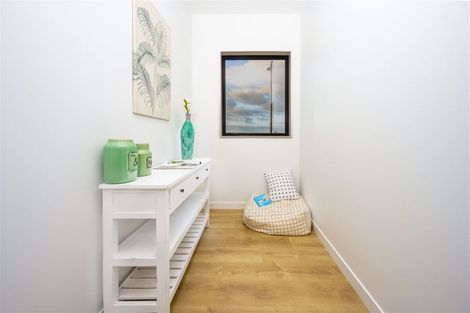 Photo of property in 1 Horokaka Street, Massey, Auckland, 0614