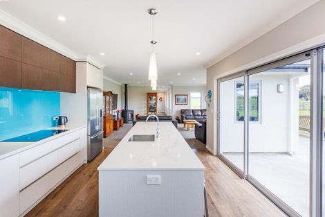 Photo of property in 760 Halcombe Road, Halcombe, Feilding, 4775