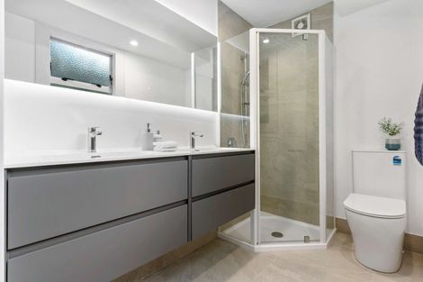 Photo of property in 4 Powrie Street, Glenfield, Auckland, 0629