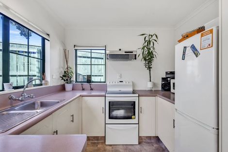 Photo of property in 3/70 Whiteley Street, Moturoa, New Plymouth, 4310