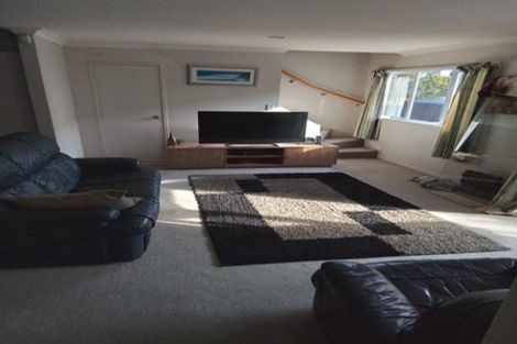 Photo of property in 2/129 Edmonton Road, Te Atatu South, Auckland, 0610