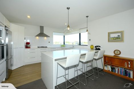 Photo of property in 84 Rannoch Drive, Broomfield, Christchurch, 8042