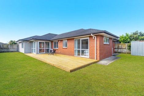 Photo of property in 16 Hihi Avenue, Takanini, 2112
