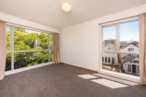 Photo of property in Victoria Court, 11/4u Queen Street, Mount Victoria, Wellington, 6011