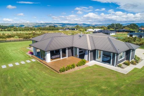 Photo of property in 33 Hartwell Drive, Kelvin Grove, Palmerston North, 4470