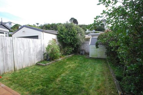 Photo of property in 70 Salford Street, Newlands, Wellington, 6037